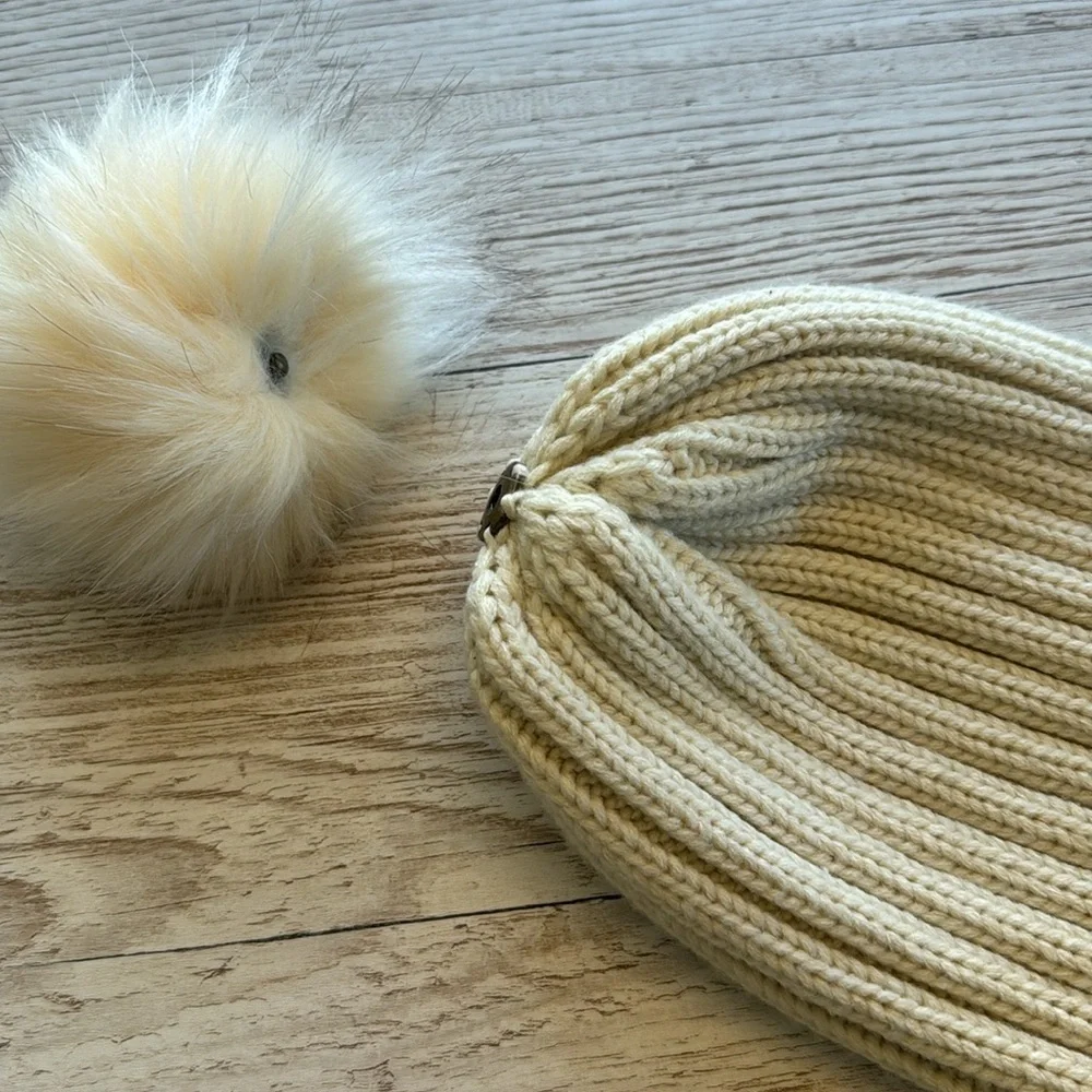 Furtalk Hat Women’s OS Beige Cream Knit Beanie with Detachable Pom Pom